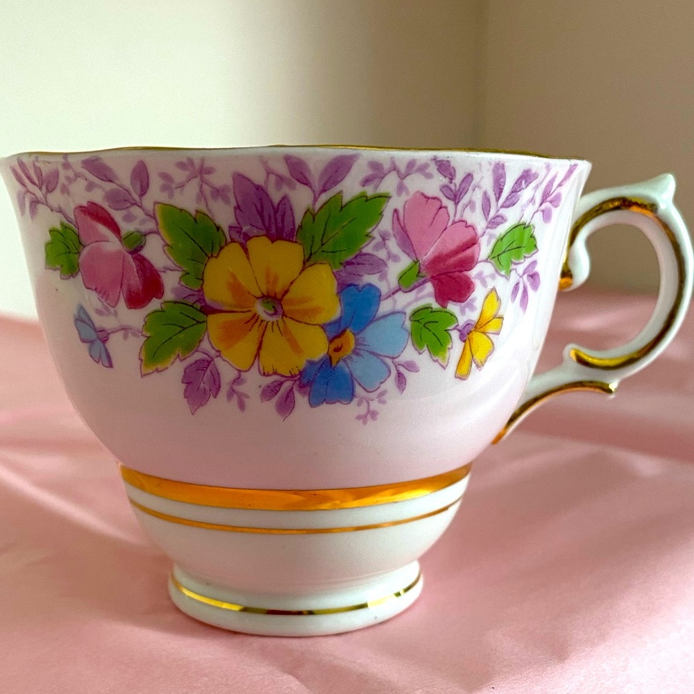 Colclough Bone China Teacup in Pink with Floral Sprays and Gold Trim *No Saucer*